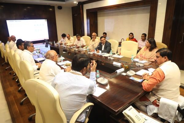 Mohan Yadav told that Eastern MP needs dairy development 12 eastern mp dairy development dairynews7x7